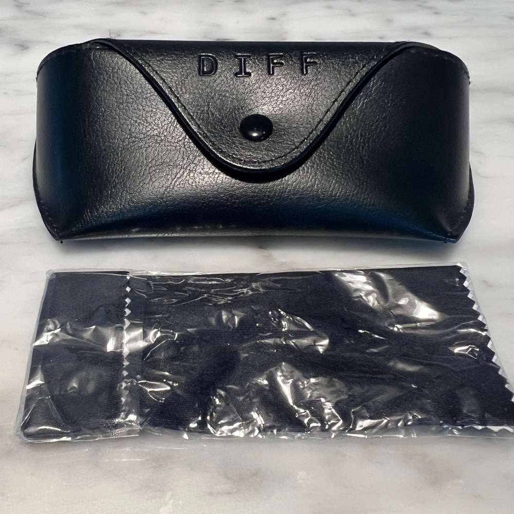 Diff Eyewear Black Oversized Square Sunglasses- P… - image 7